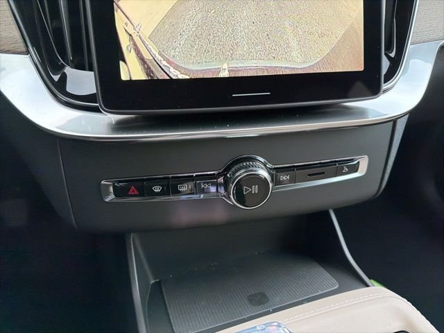 2026 Volvo XC90 Plus - Photo 18