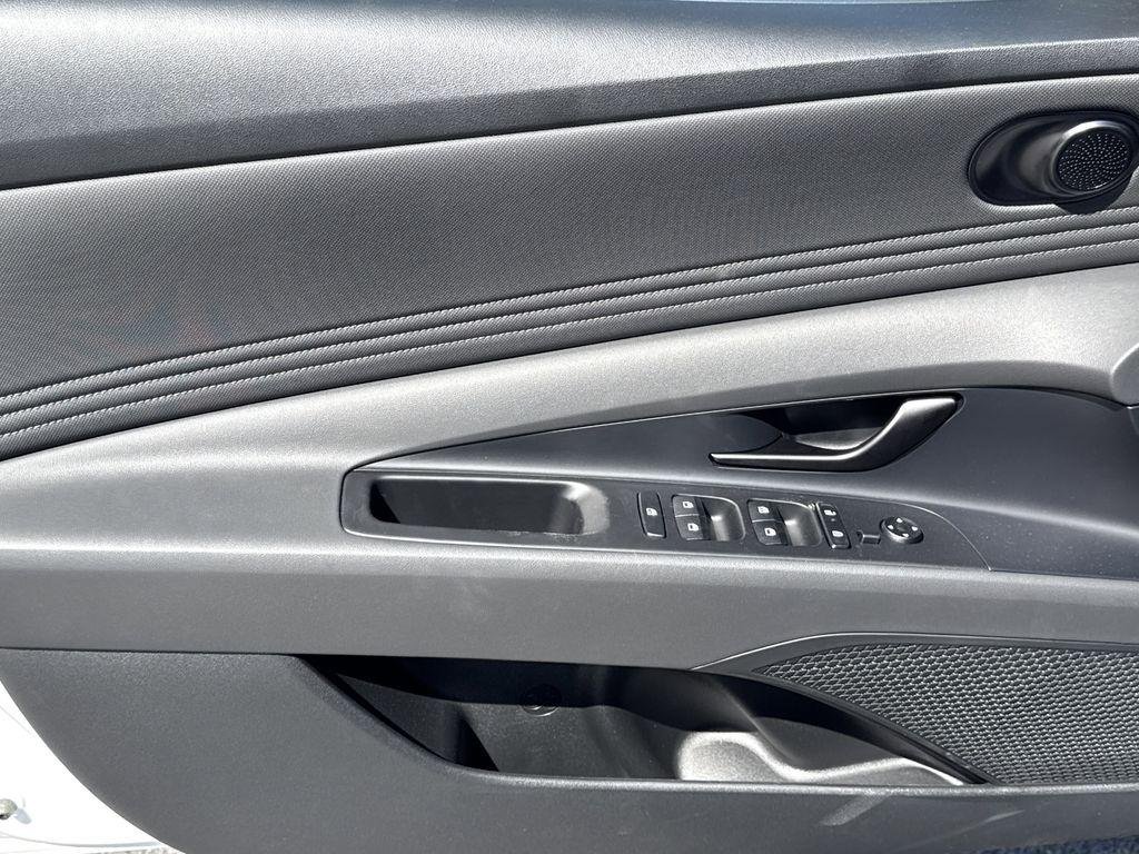 New 2026 White Hyundai SEL Sport image 10