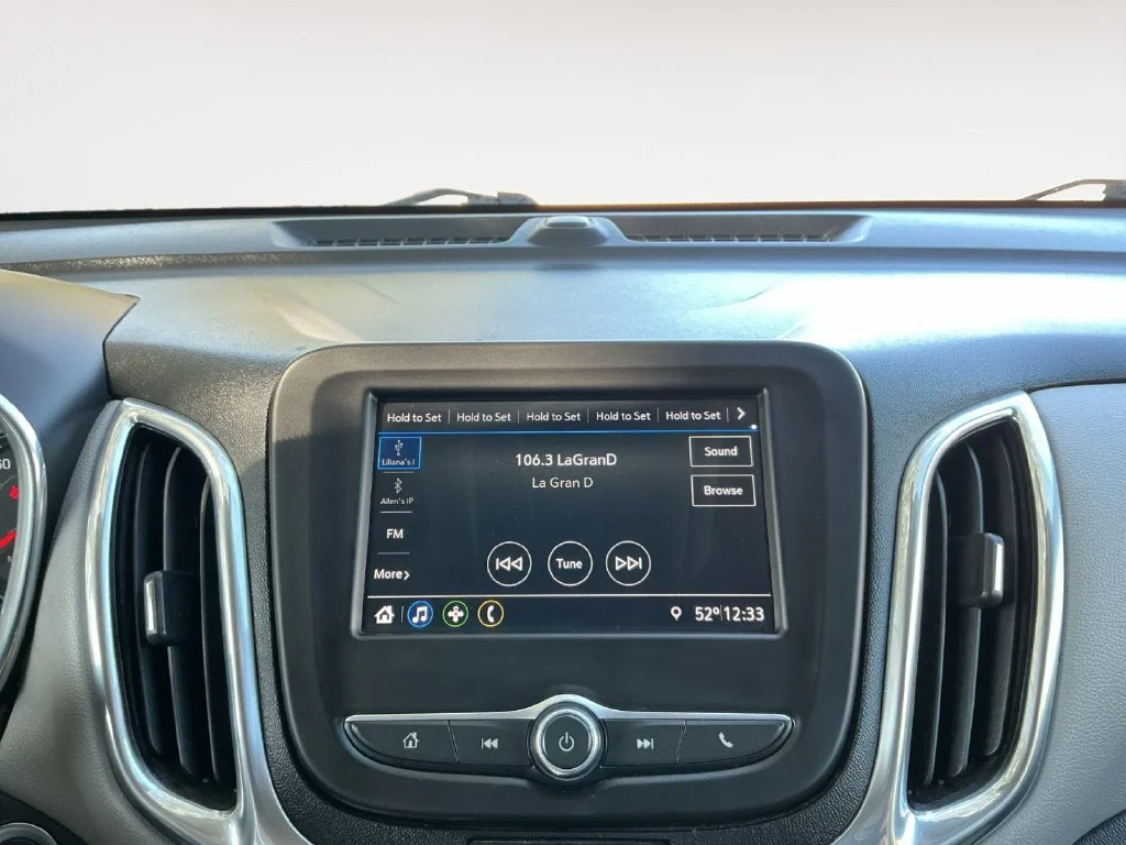 Used 2019 SUMMIT WHITE Chevrolet LT image 14