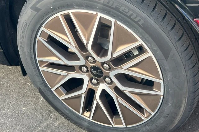 Used 2024 Green Ford Premium image 4