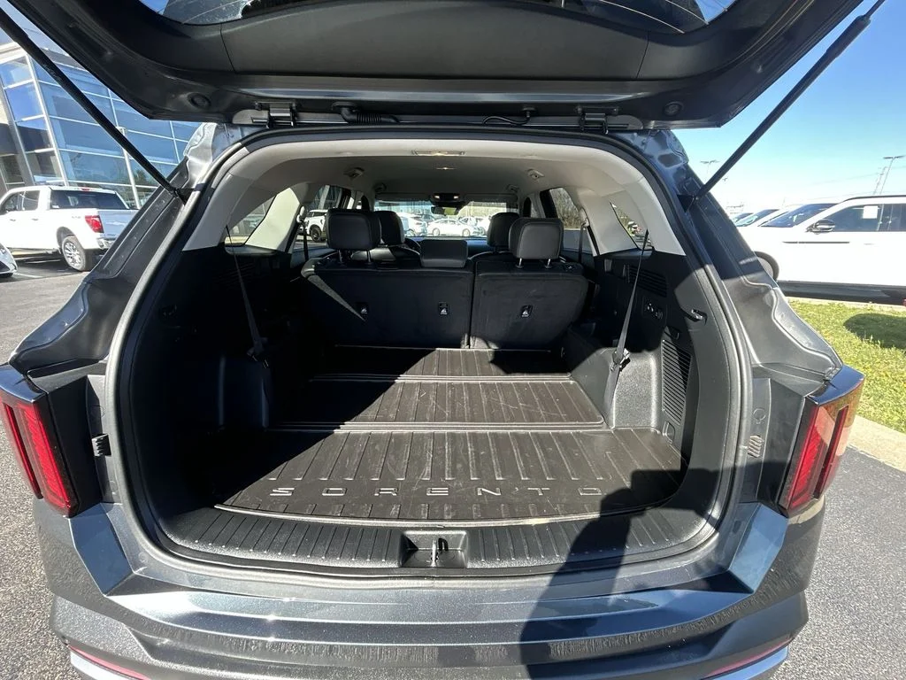 Used 2025 Gray Kia S image 31