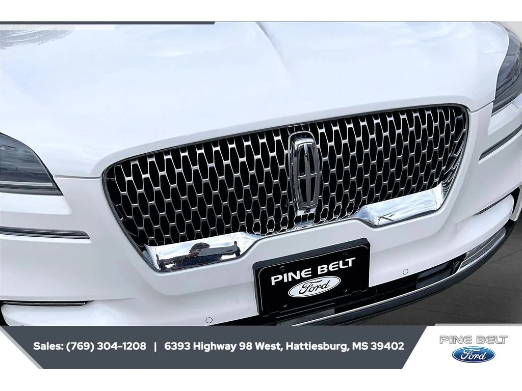 Used 2020 Pristine White Metallic Tri-Coat Lincoln Reserve image 22