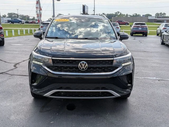 Used 2022 Gray Volkswagen 1.5T SE image 2