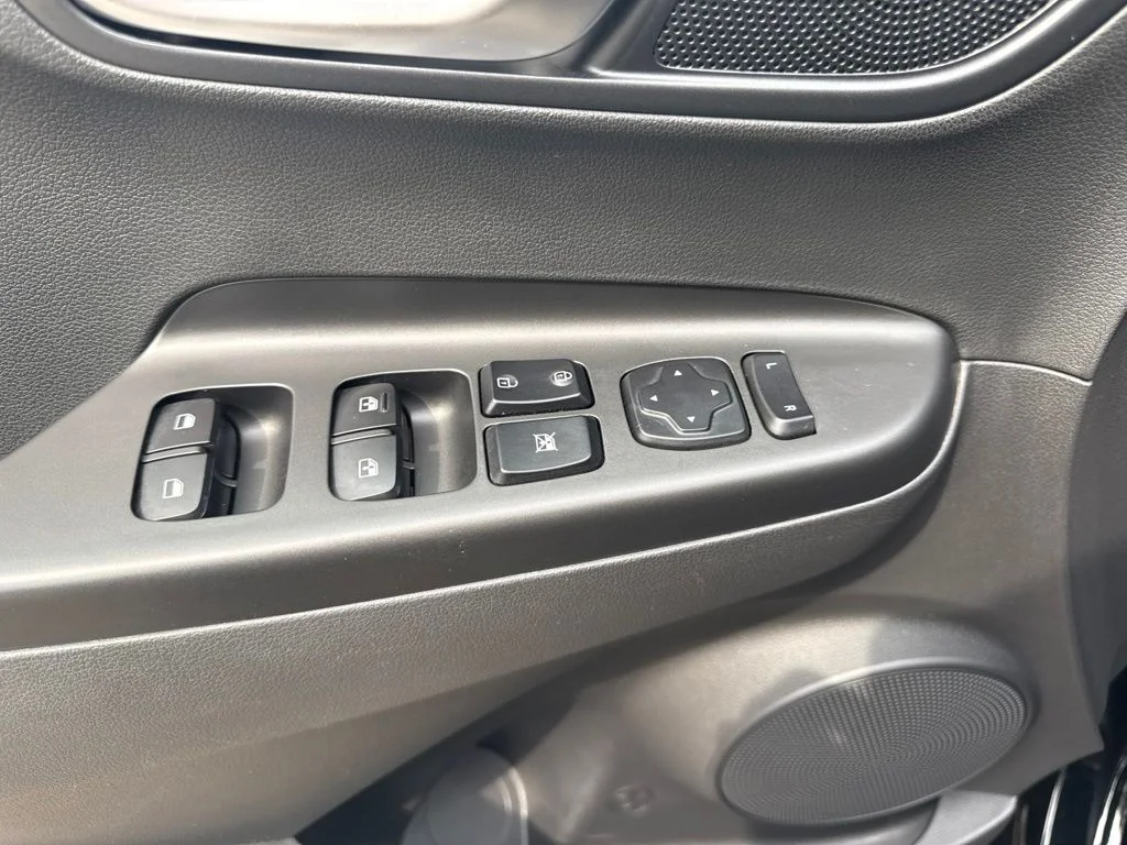 Used 2023 Abyss Black Hyundai SEL image 20
