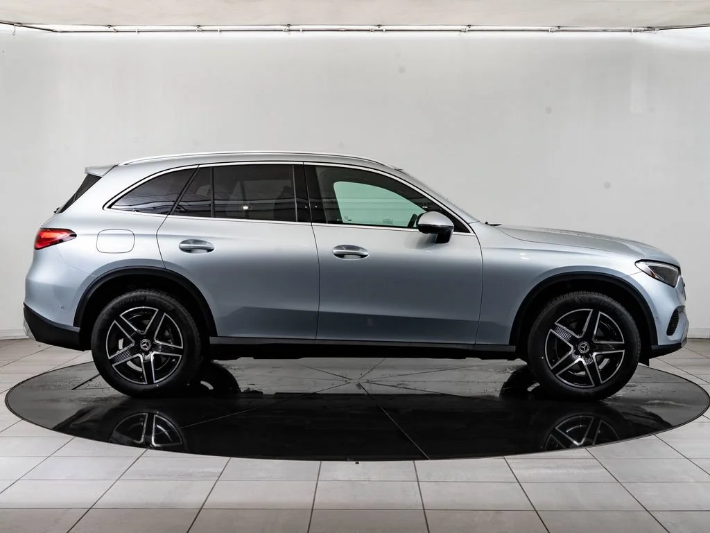 New 2026 Cirrus Silver Metallic Mercedes-Benz GLC 300 image 11