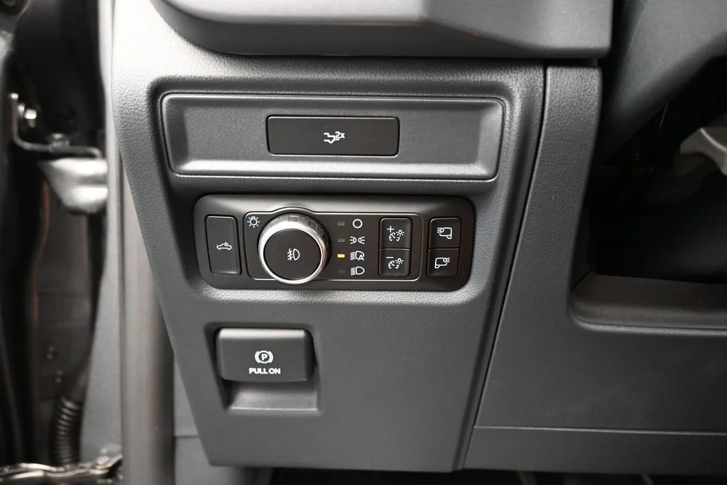New 2026 Carbonized Gray Metallic Ford XLT image 12