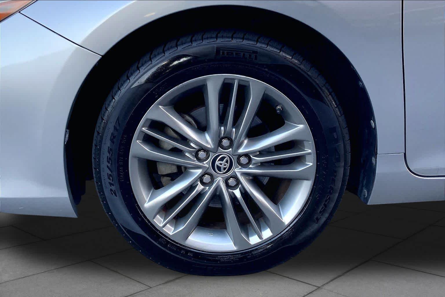 Used 2016 Celestial Silver Metallic Toyota SE image 10