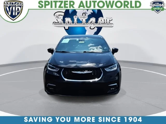 Used 2025 Black Chrysler Select image 3