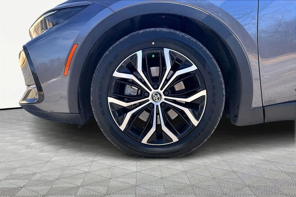 Used 2023 Gray Toyota XLE image 8