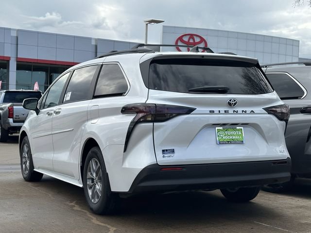 New 2026 Wind Chill Pearl <sup>1</sup> Toyota  XLE image 3