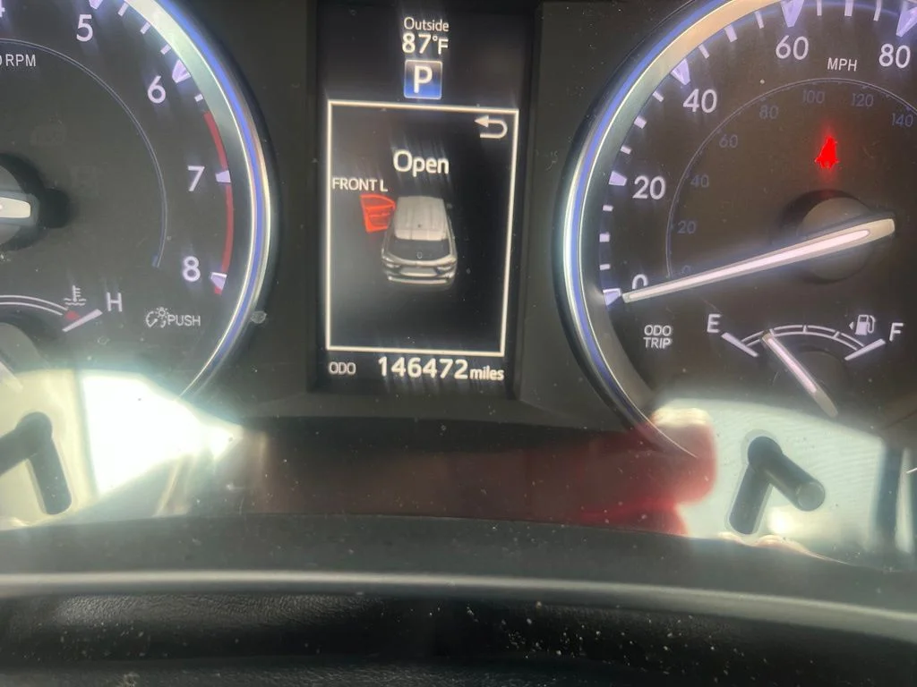 Used 2016 Silver Sky Metallic Toyota XLE V6 image 2
