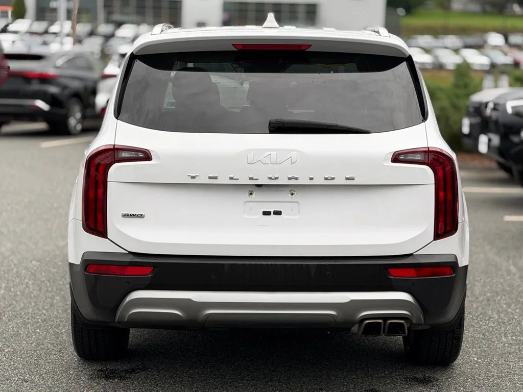 Used 2022 White Kia SX image 4