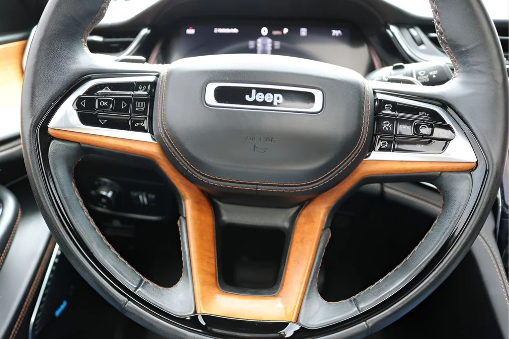 Used 2023 Black Jeep Summit Reserve image 22
