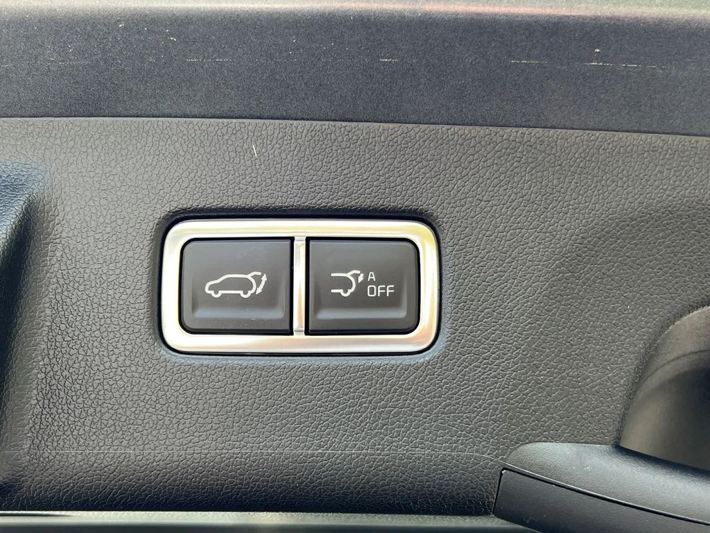 2025 Kia Sorento SX - Photo 14