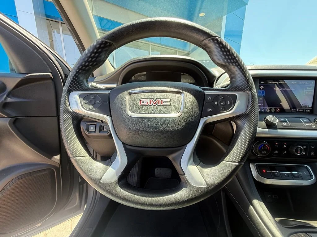 Used 2021 SATIN STEEL METALLIC GMC SLE image 18