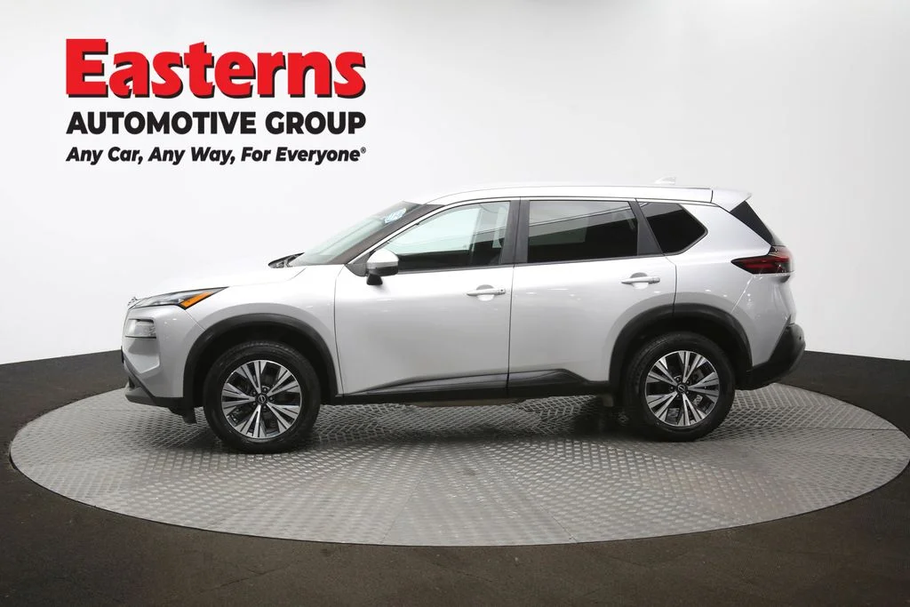 Used 2022 Silver Nissan SV image 60