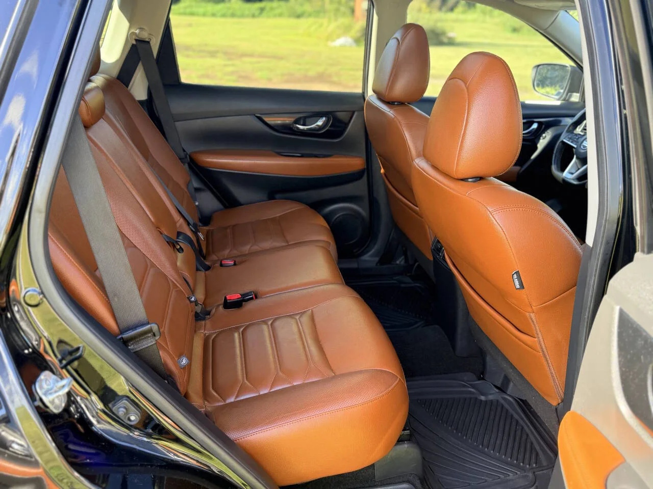 Used 2019 Black Nissan SL 4dr Crossover image 15