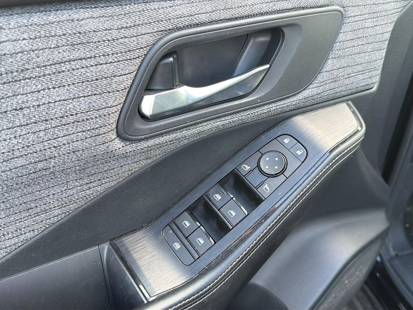 Used 2023 Super Black Nissan SV image 8