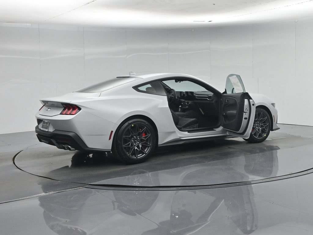 New 2026 Avalanche Gray Ford GT Premium image 5