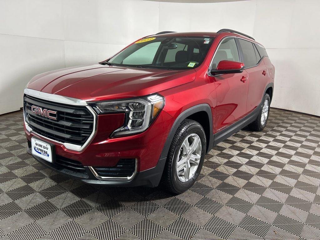 Used 2023 Volcanic Red GMC SLE image 11
