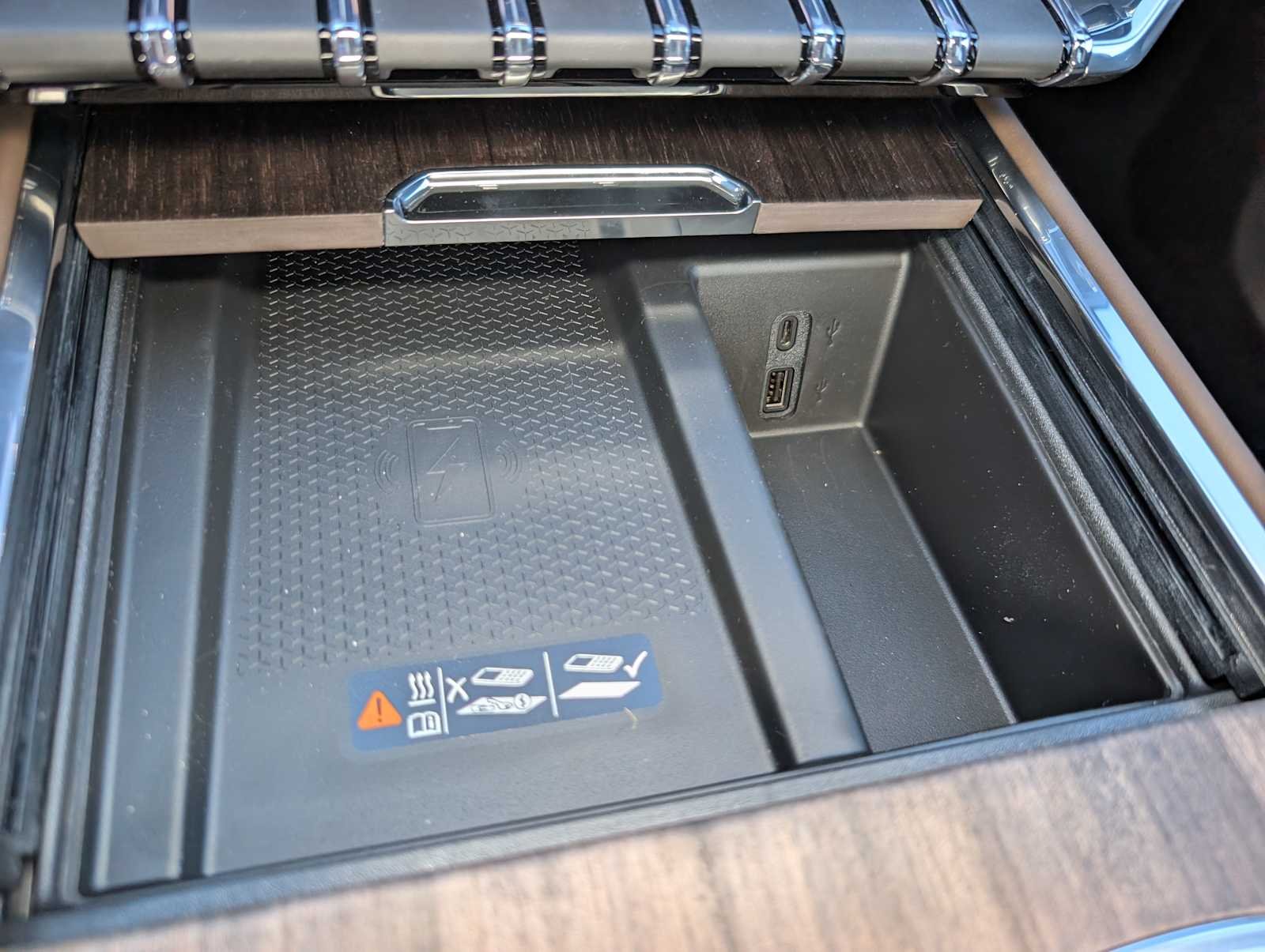 2027 GMC Acadia Denali Ultimate - Photo 23
