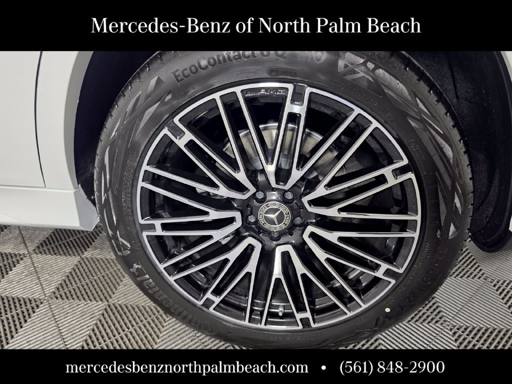 New 2027 MANUFAKTUR Moonlight White Metallic Mercedes-Benz GLS 450 image 6