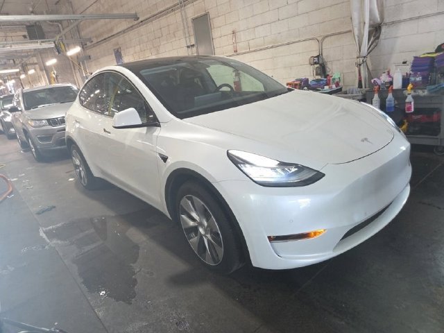 Used 2021 White Tesla Long Range image 2