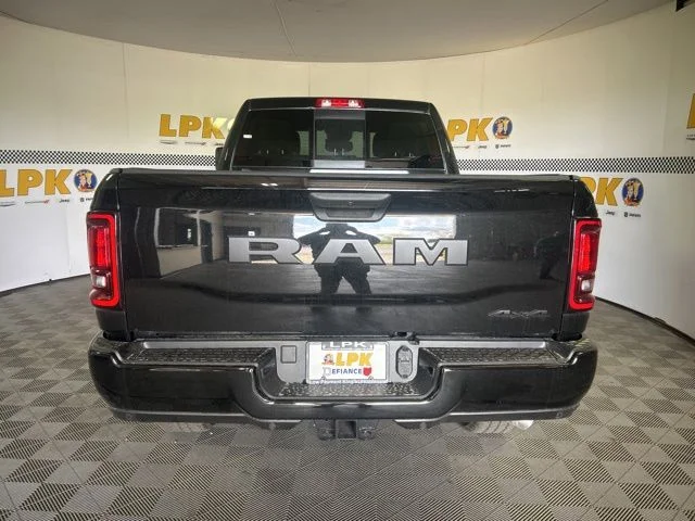 New 2026 Diamond Black Crystal Pearl-Coat Exterior Paint RAM Black Express image 4