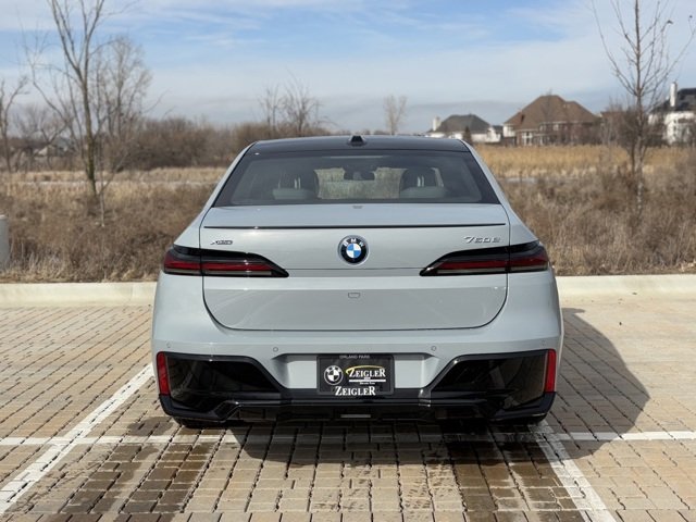 New 2025 Brooklyn Grey Metallic BMW 750e xDrive image 5