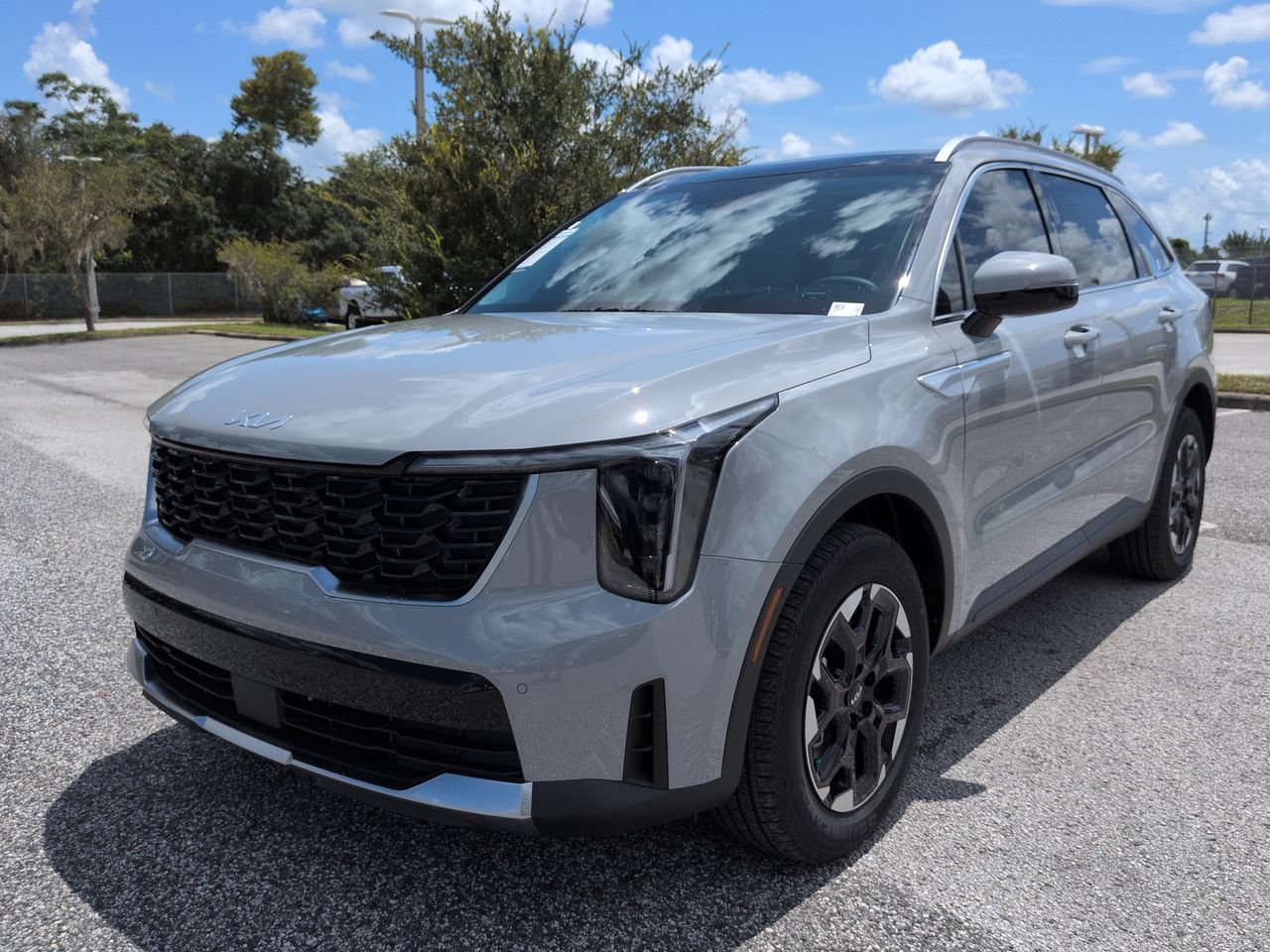 New 2026 Wolf Gray Kia S image 9