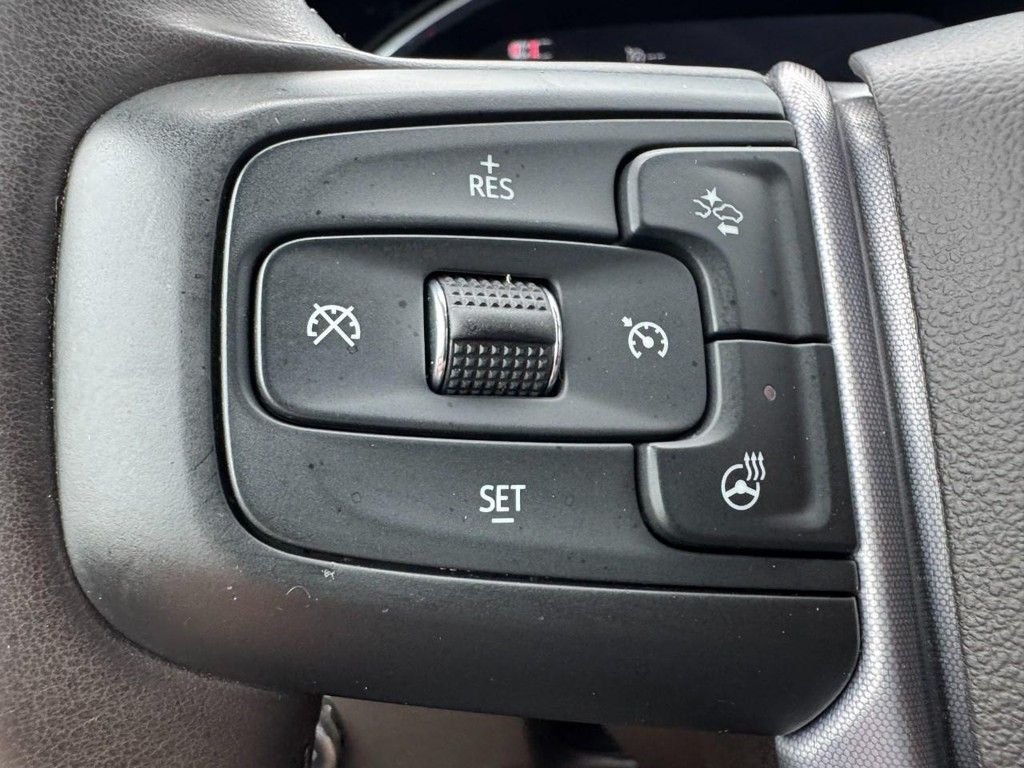 Used 2025 Silver GMC SLT image 17
