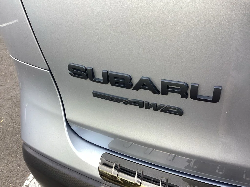 Used 2025 Silver Subaru Onyx Edition Touring image 16