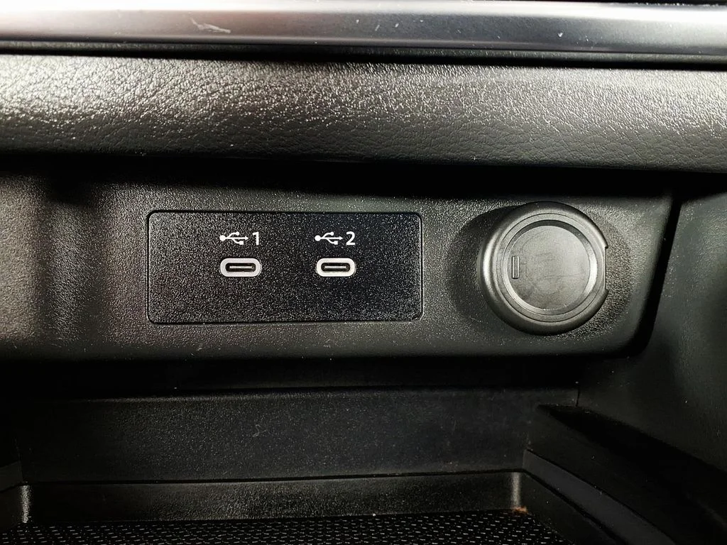 Used 2024 Silver Nissan S image 23