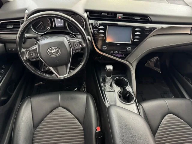 Used 2020 White Toyota SE image 22