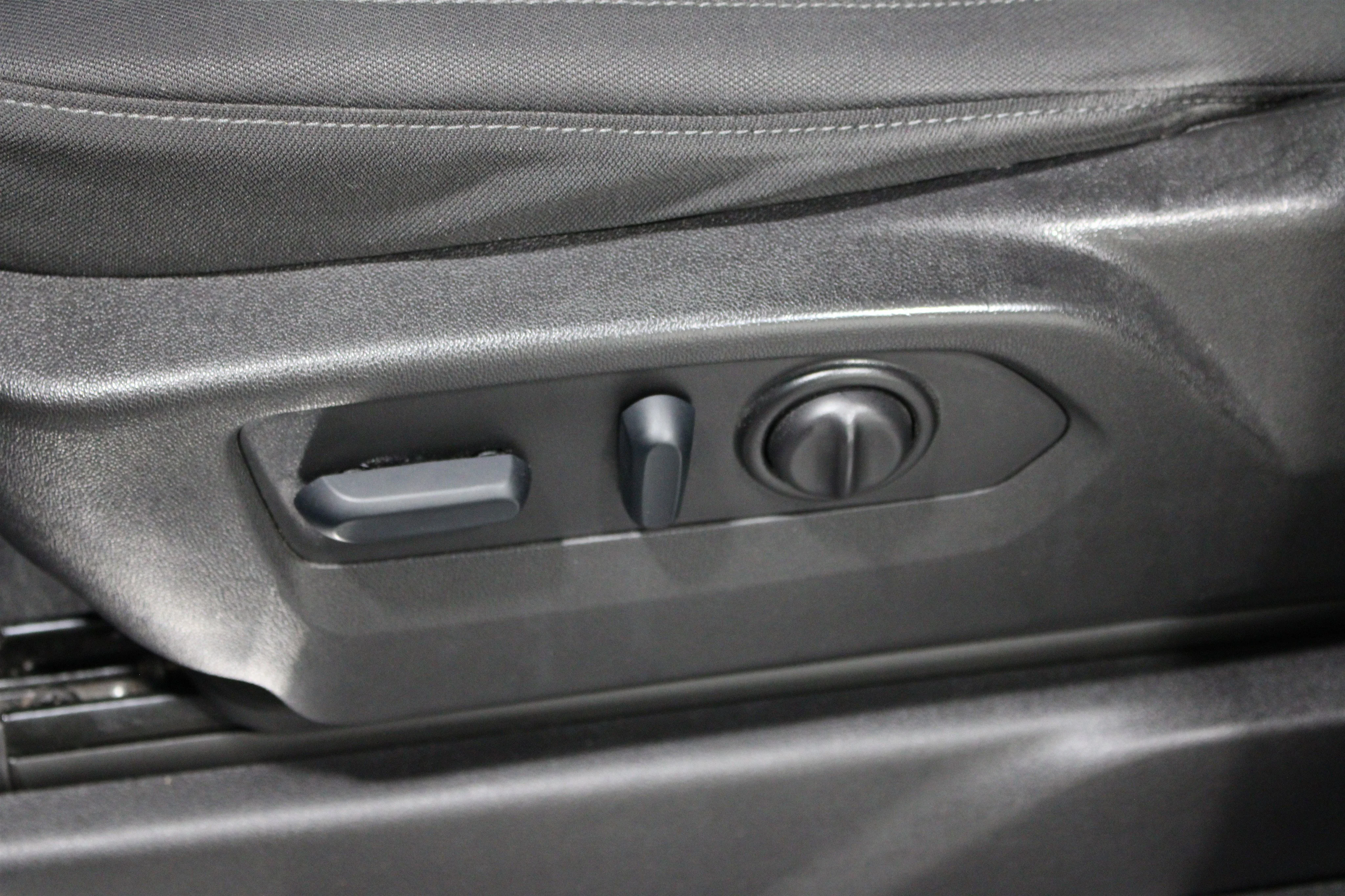 Used 2022 Black Chevrolet RST image 4