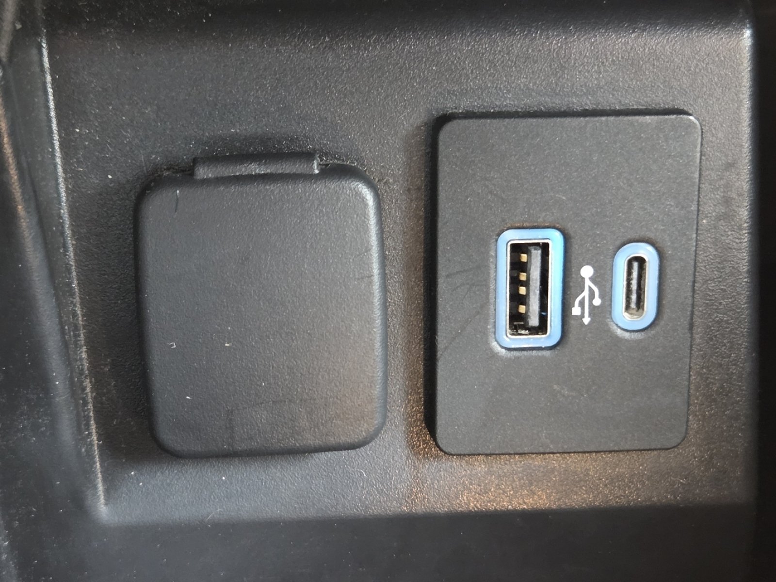 Used 2021 Blue Metallic Ford XLT image 5