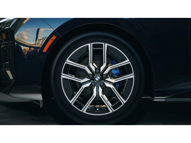New 2026 Carbon Black Metallic BMW 760i xDrive image 7