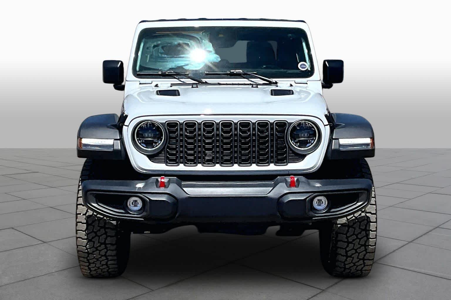 Used 2025 Bright White Clearcoat Jeep Rubicon image 3