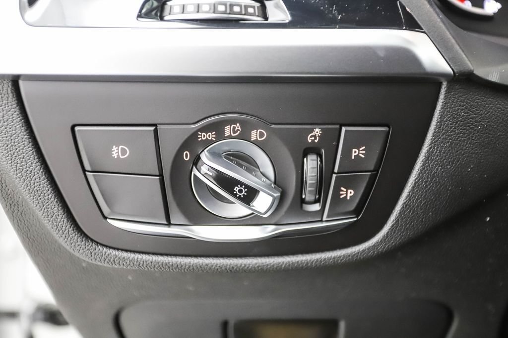 Used 2021 Alpine White BMW xDrive30i image 20