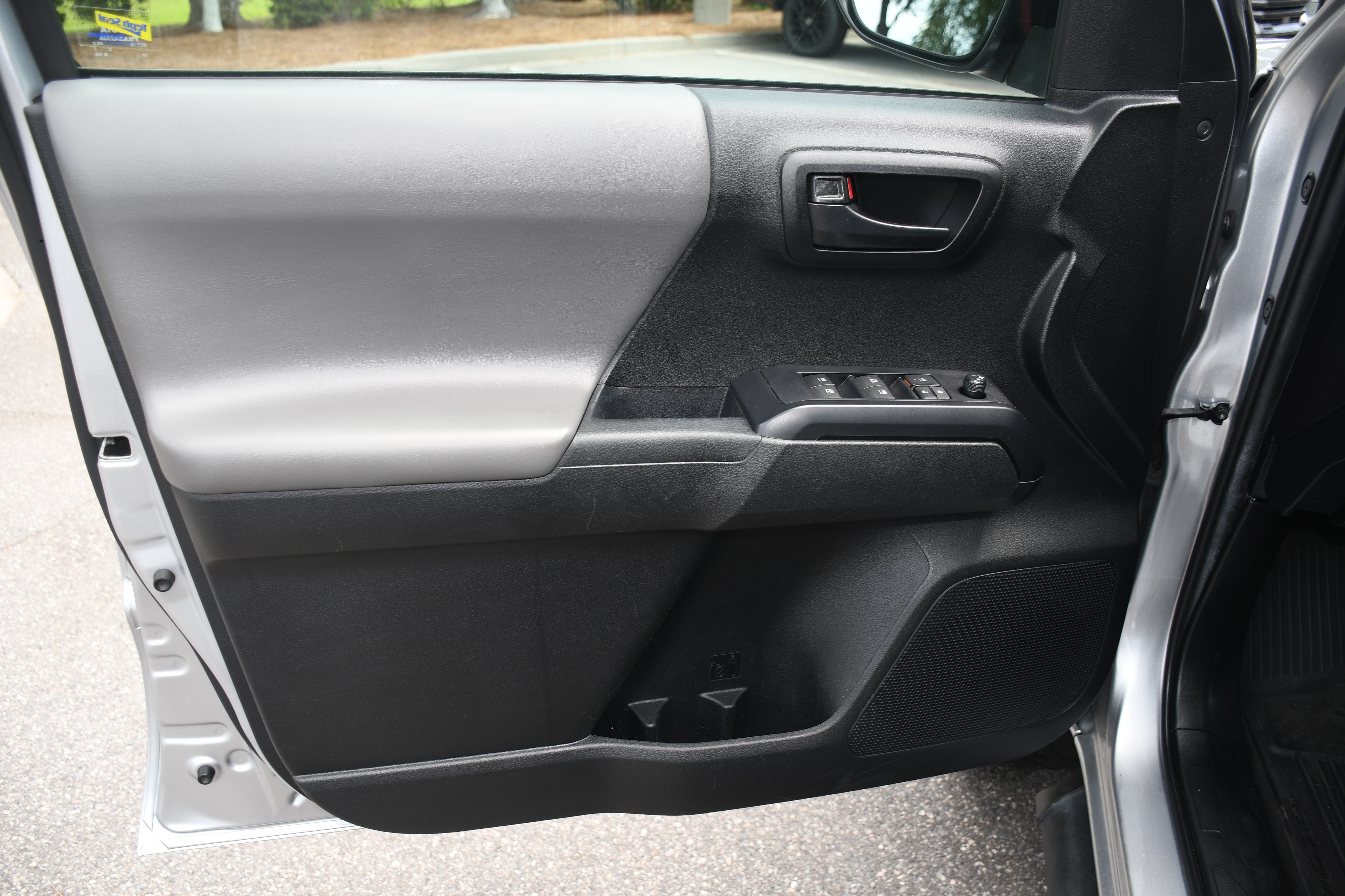 Used 2022 Silver Toyota SR image 8