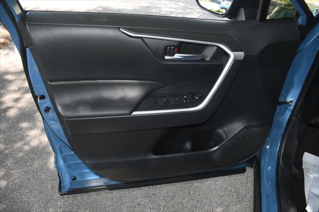 2024 Toyota RAV4 SE - Photo 14