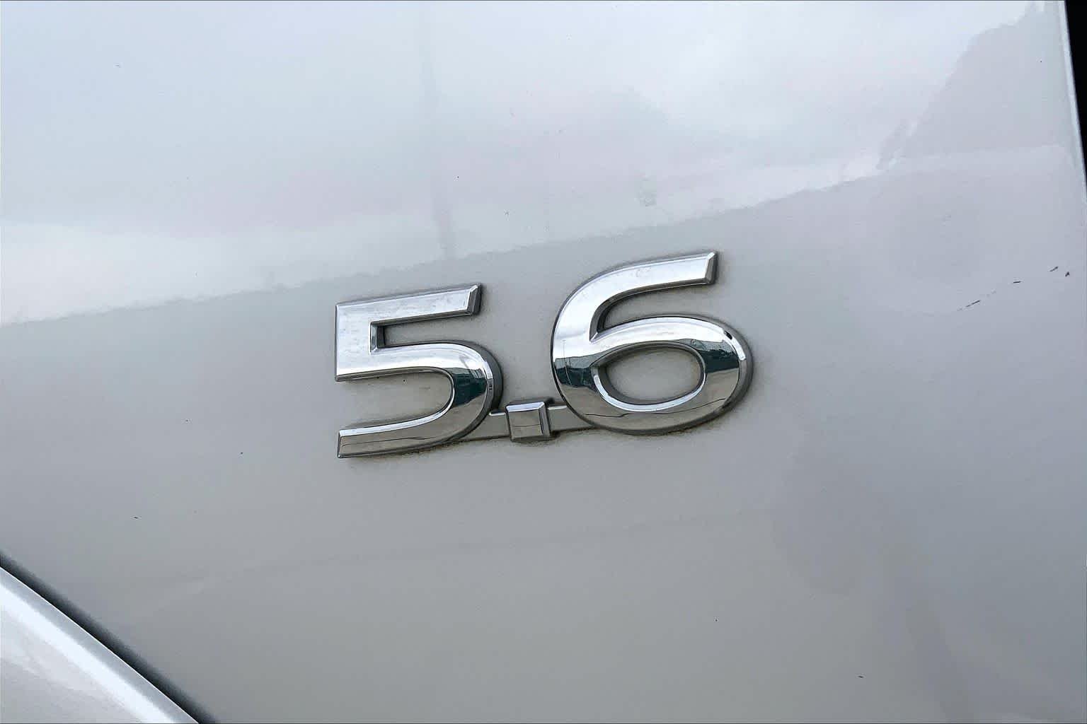 Used 2019 Liquid Platinum INFINITI LUXE image 10