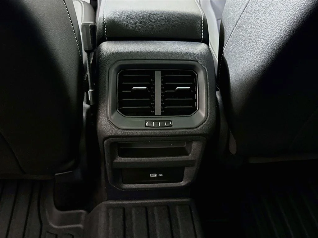 Used 2023 Pure Gray Volkswagen SEL image 27