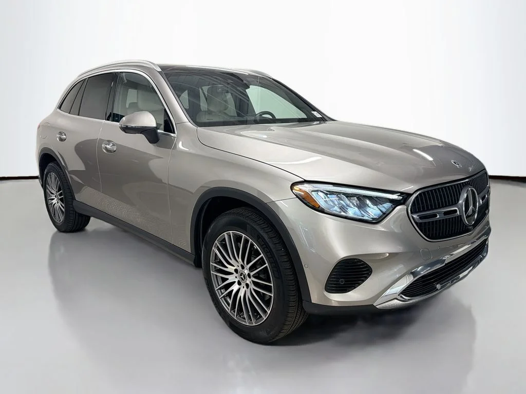 Used 2024 Silver Mercedes-Benz GLC 300 image 7