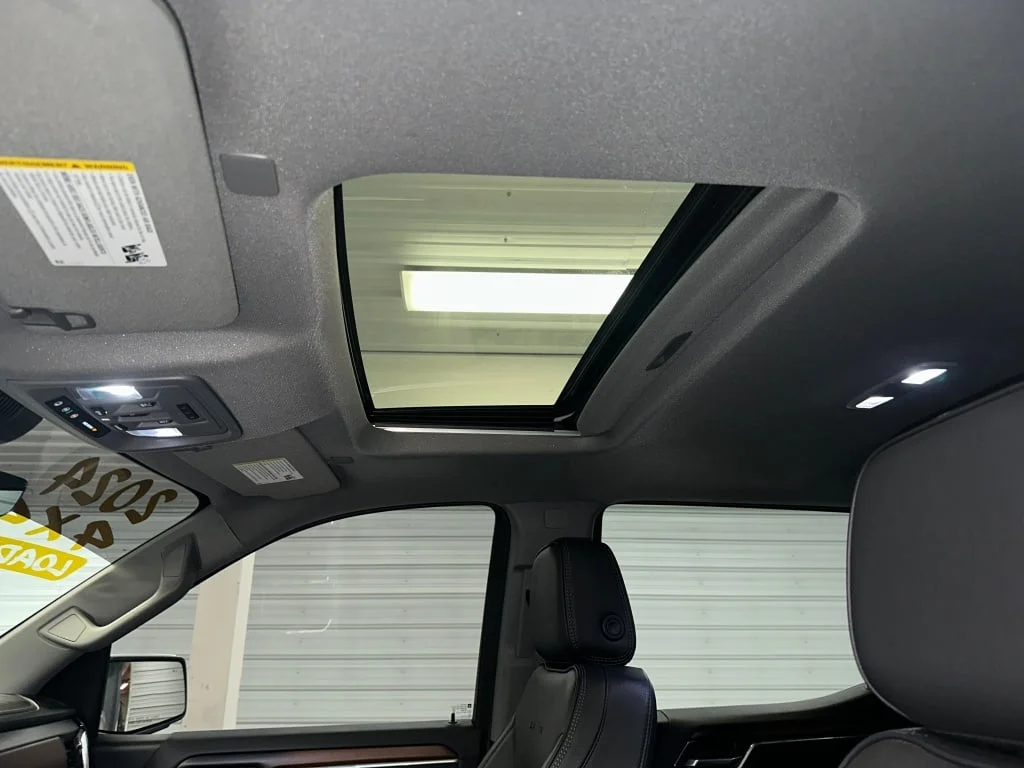 Used 2024 White Frost Tricoat GMC Denali image 7