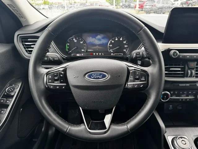 Used 2022  Ford SEL image 16