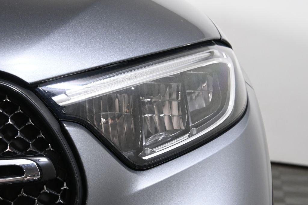 Used 2023 Selenite Gray Metallic Mercedes-Benz GLC 300 image 11