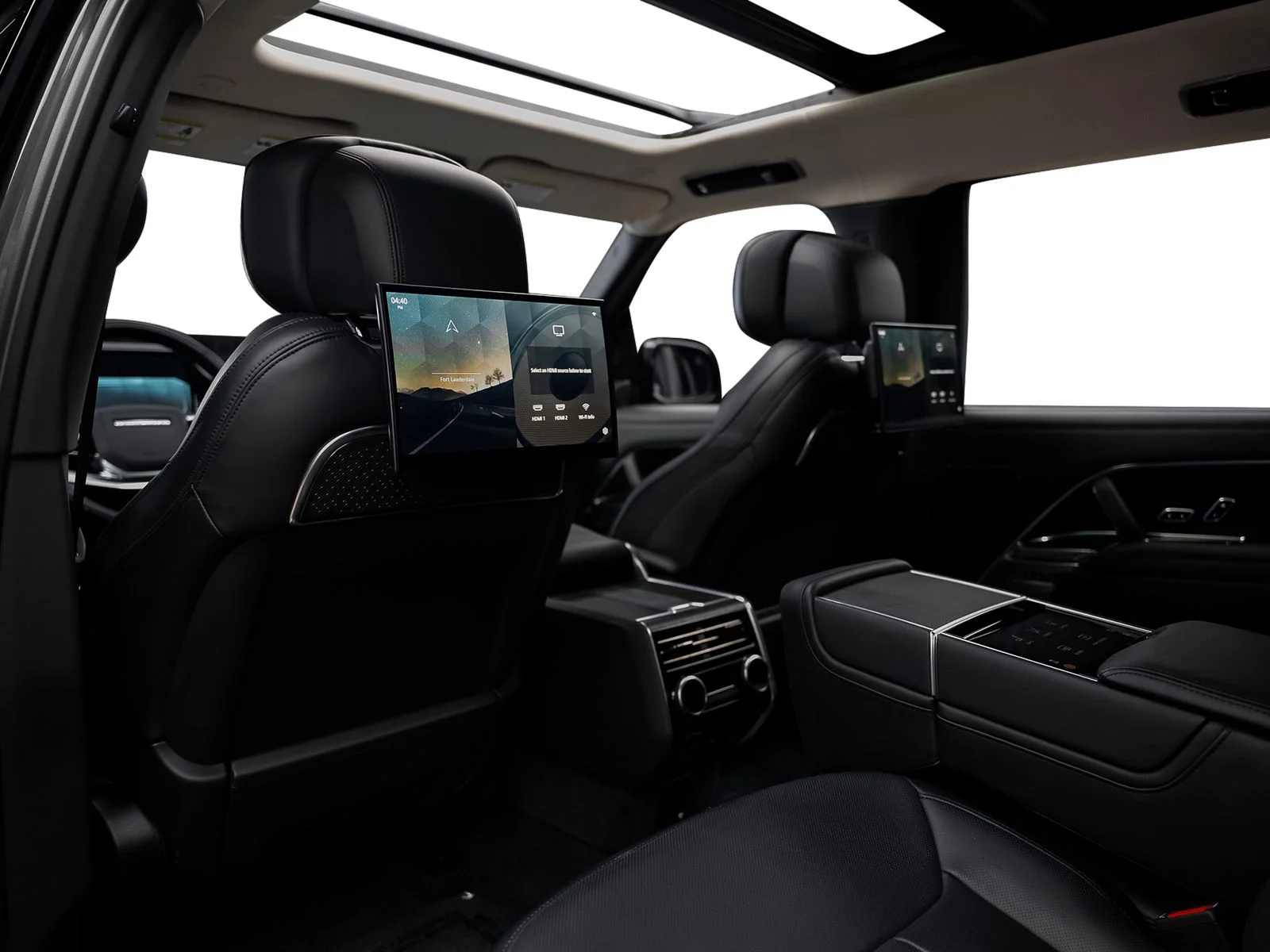 Used 2022 Green Land Rover First Edition image 39