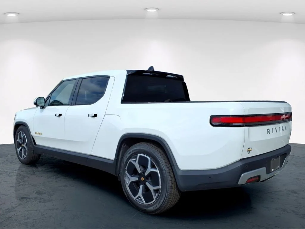 Used 2022 White Rivian Adventure image 19