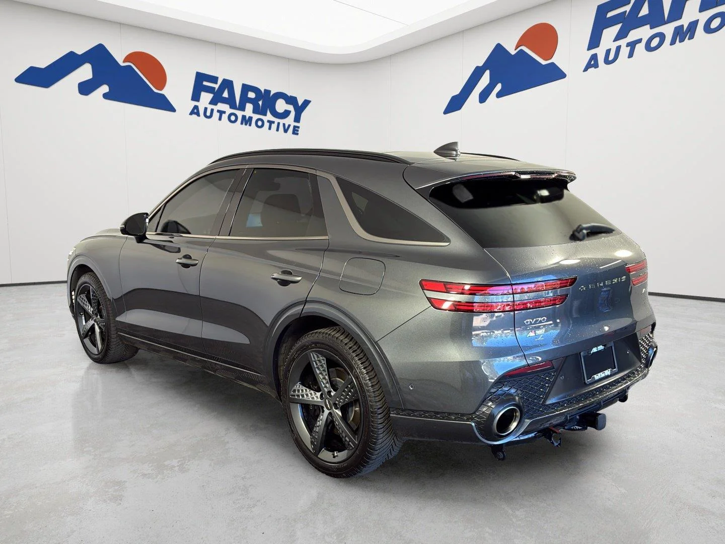 Used 2023 Himalayan Gray Genesis 2.5T image 7